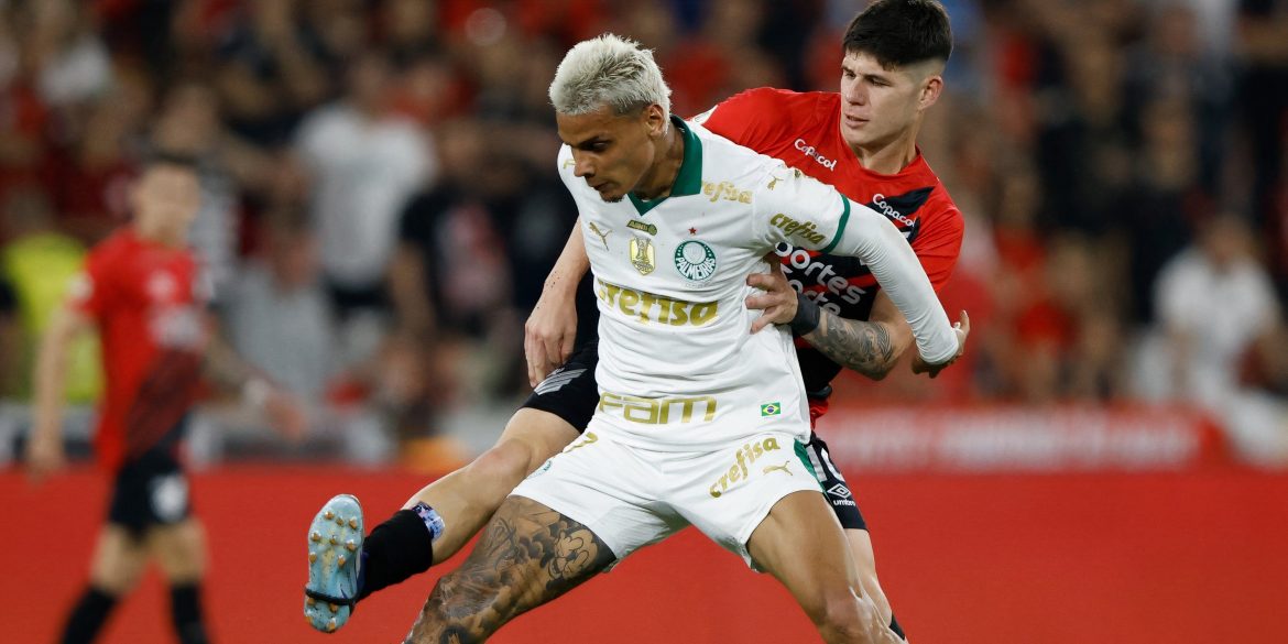 Wolves hold talks over move for midfielder with £16m+ transfer possible