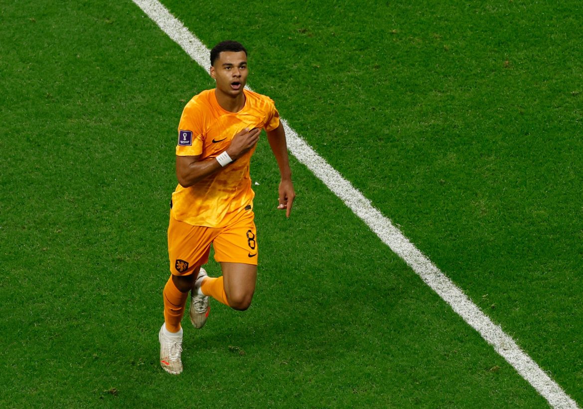Liverpool plan talks for Gakpo transfer